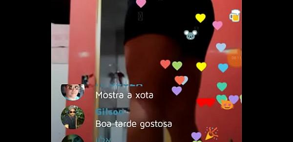  Livenovinha mostra a bunda